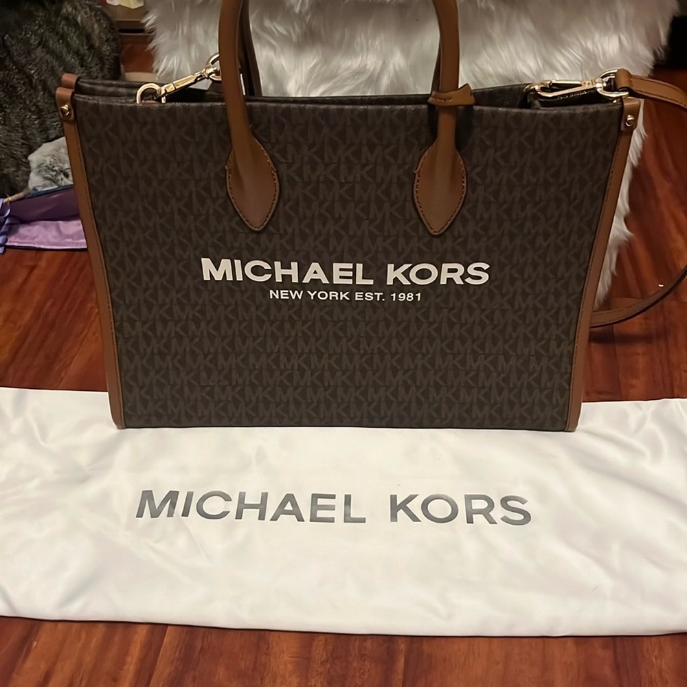 Micheal kors purse